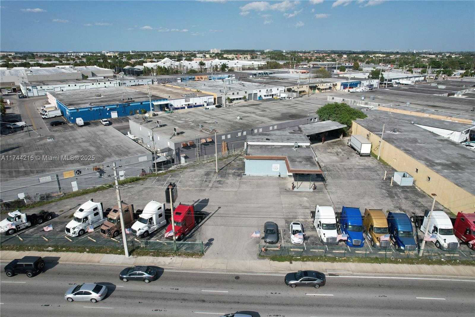 Small Image of 3131 WEST OKEECHOBEE RD, Hialeah Number 35