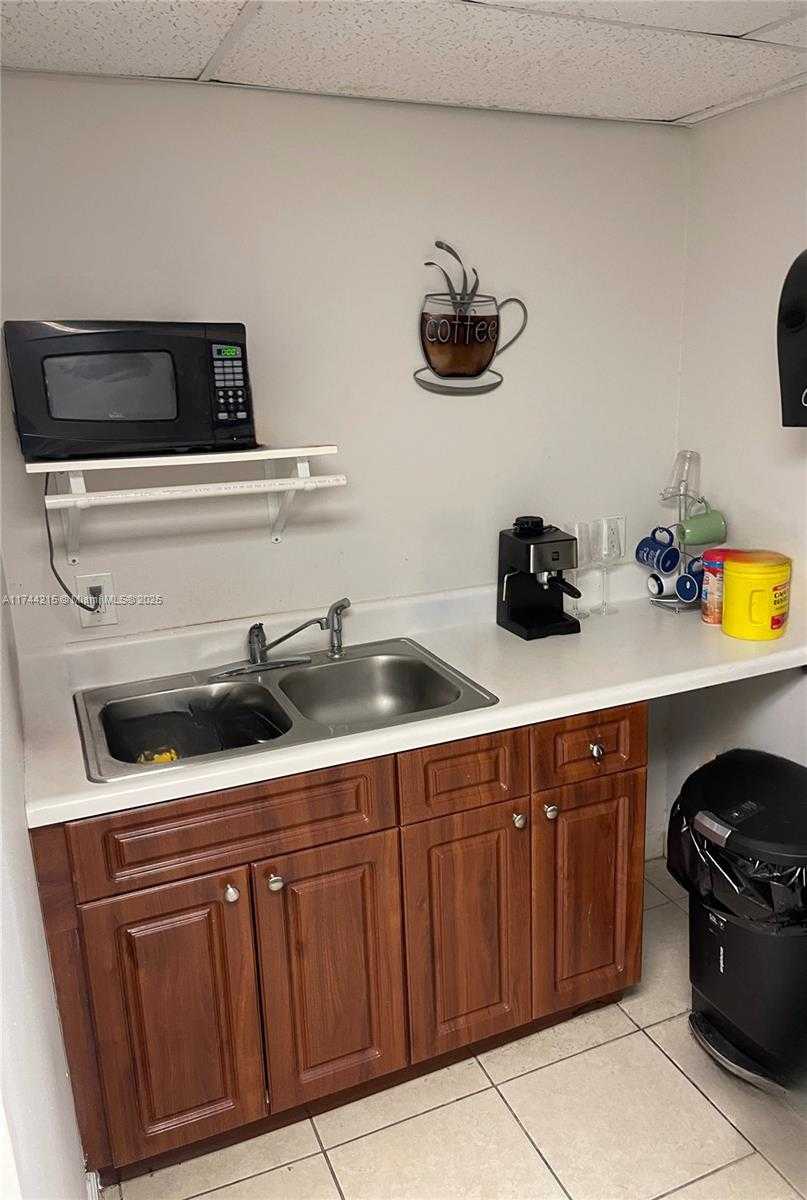 Small Image of 3131 WEST OKEECHOBEE RD, Hialeah Number 43