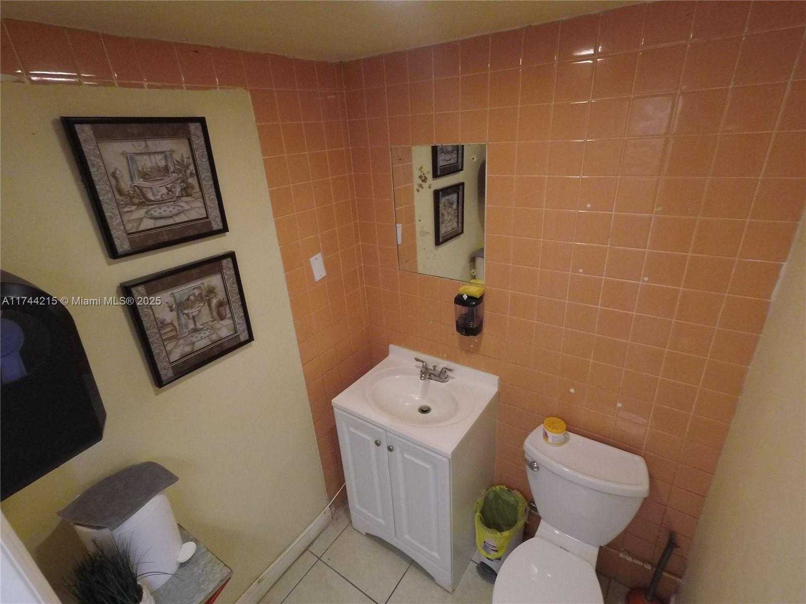 Small Image of 3131 WEST OKEECHOBEE RD, Hialeah Number 49