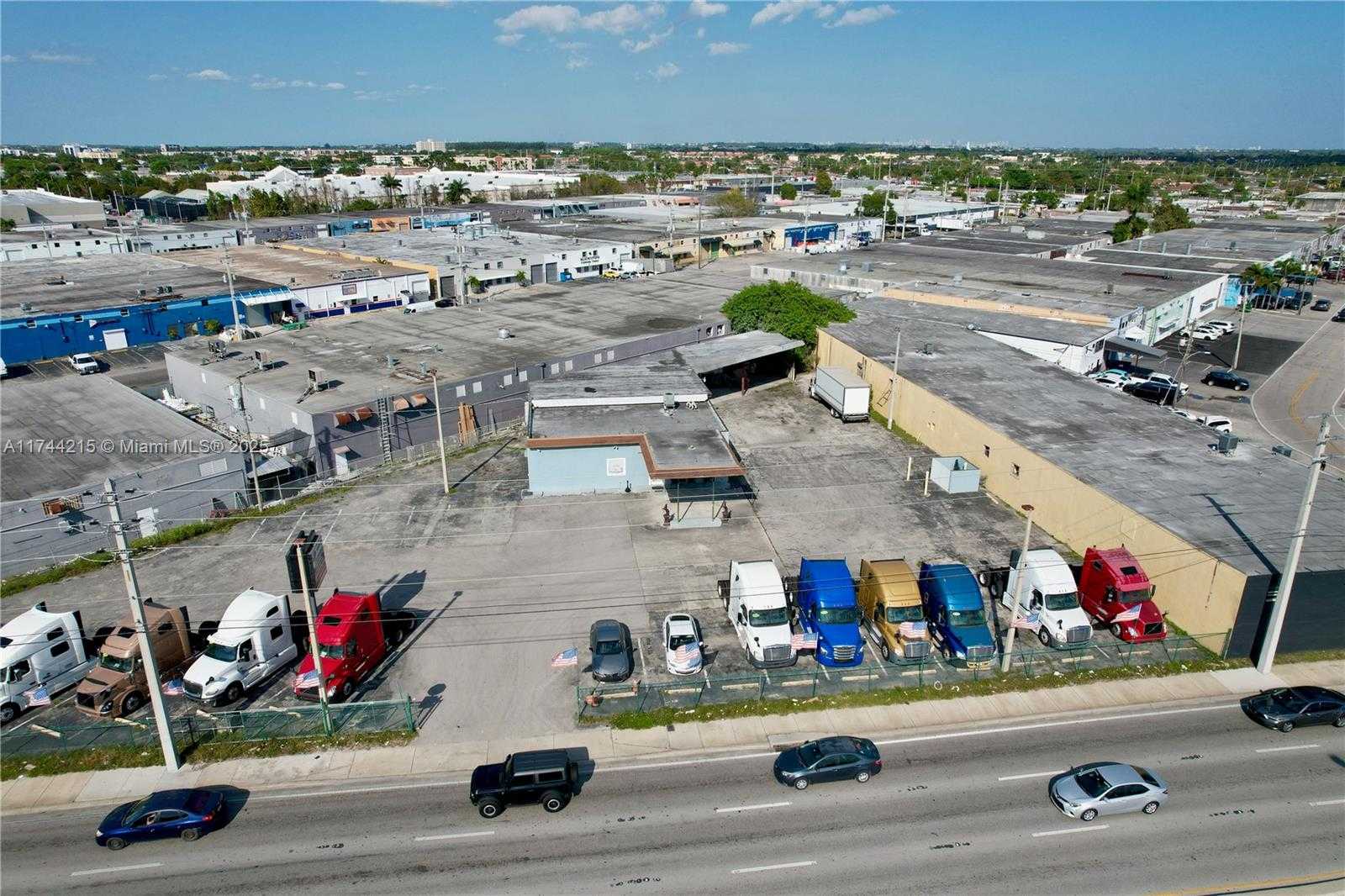 Small Image of 3131 WEST OKEECHOBEE RD, Hialeah Number 5