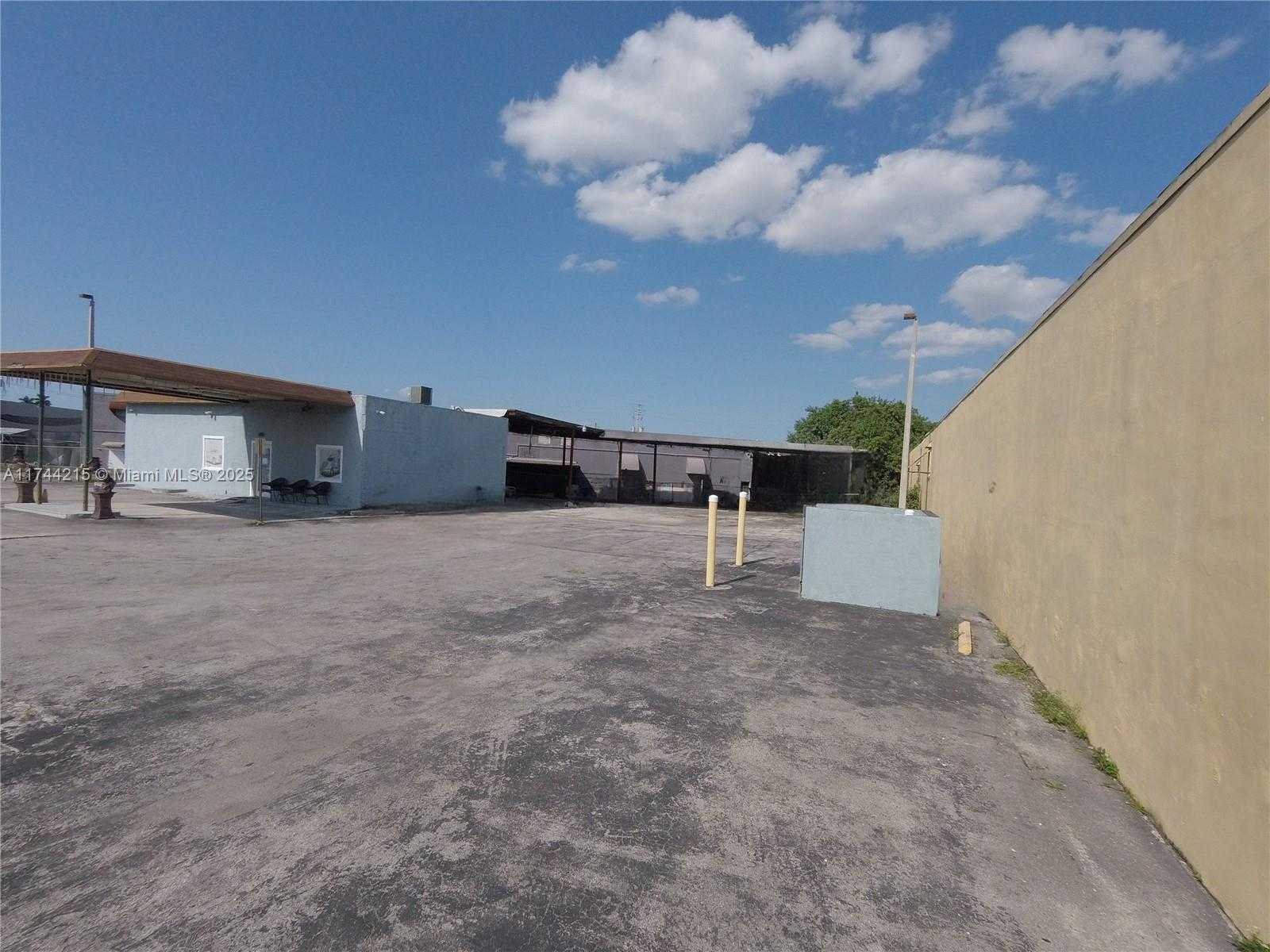 Small Image of 3131 WEST OKEECHOBEE RD, Hialeah Number 9