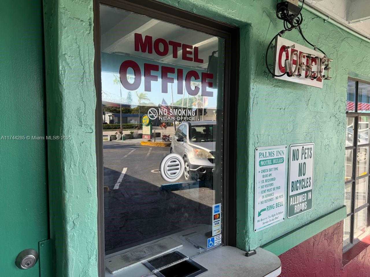 Small Image of 1290 SOUTH FEDERAL HWY, Dania Beach Number 11