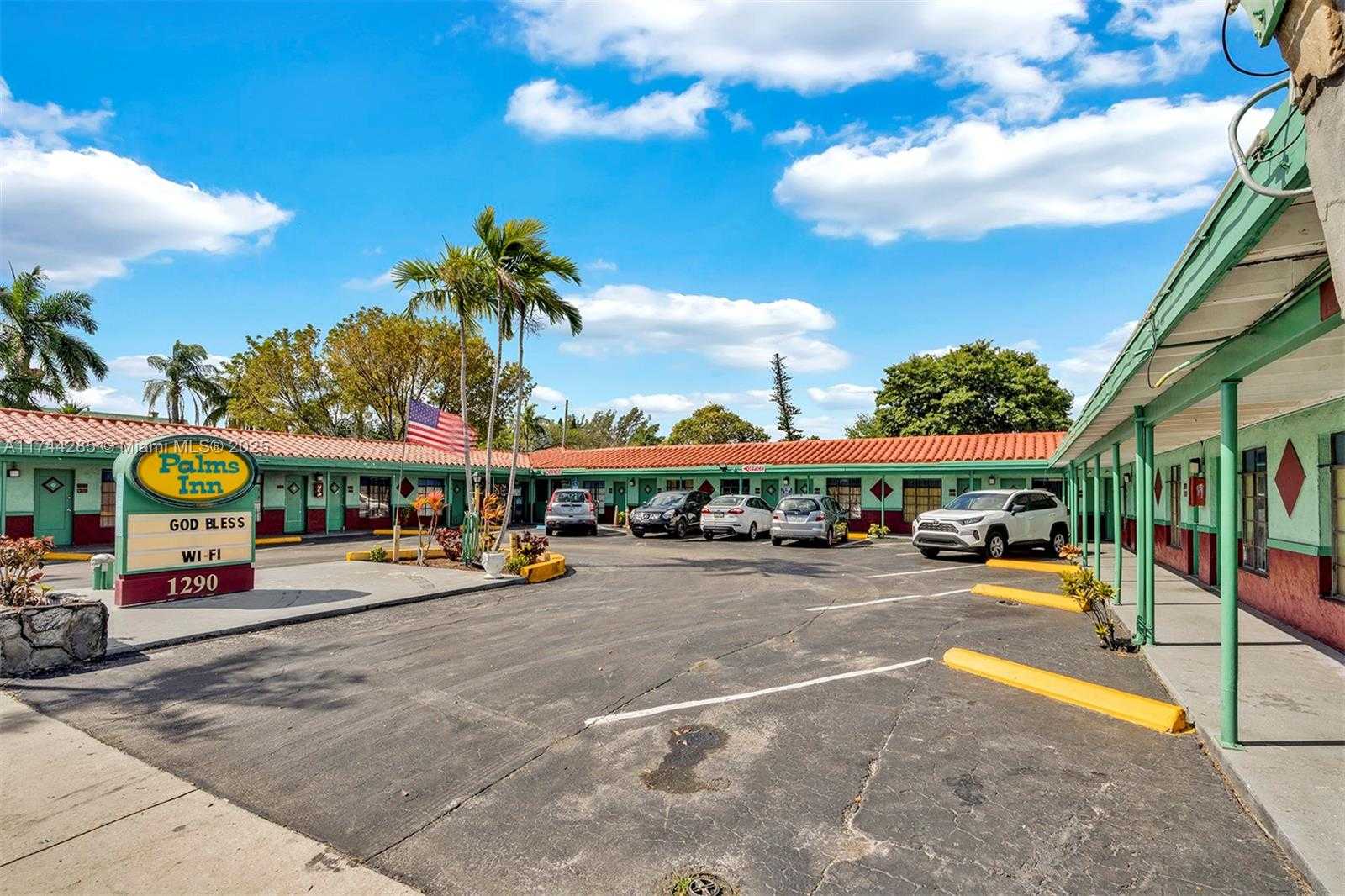 Small Image of 1290 SOUTH FEDERAL HWY, Dania Beach Number 6