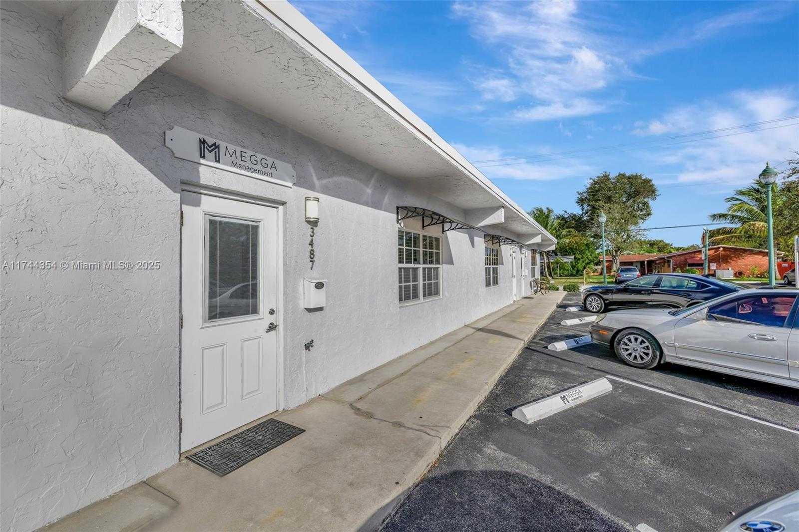 Small Image of 3483 NORTH EAST 12TH TER, Oakland Park Number 2