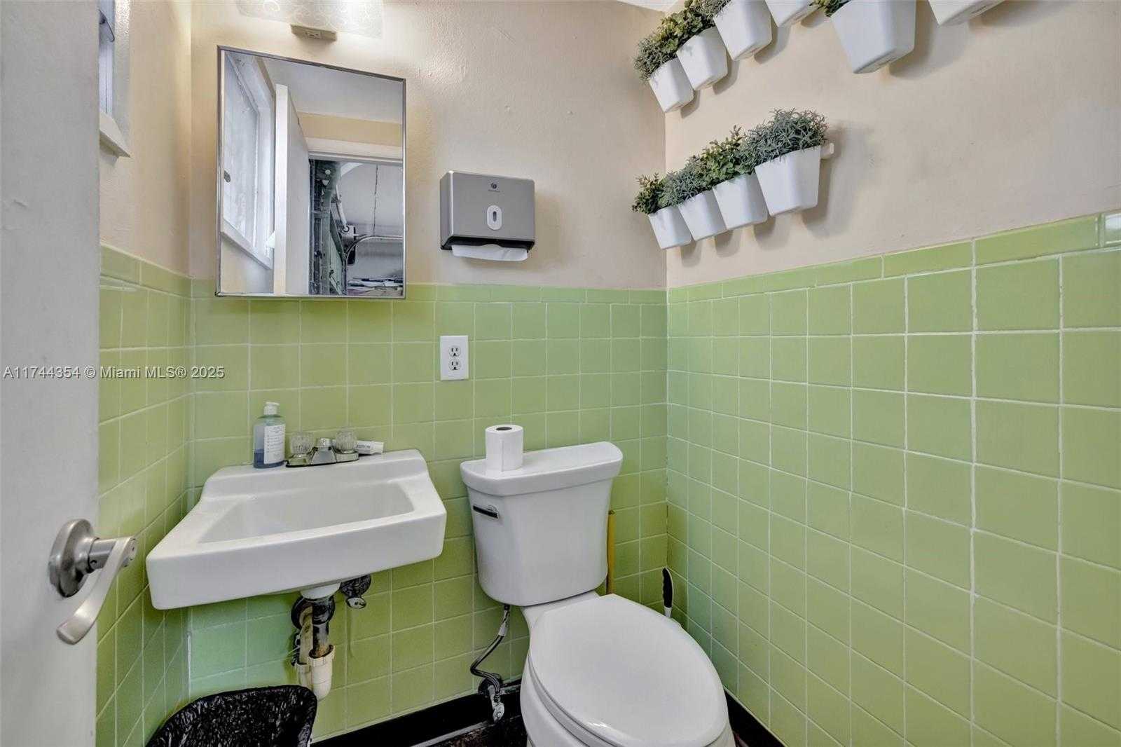 Small Image of 3483 NORTH EAST 12TH TER, Oakland Park Number 38