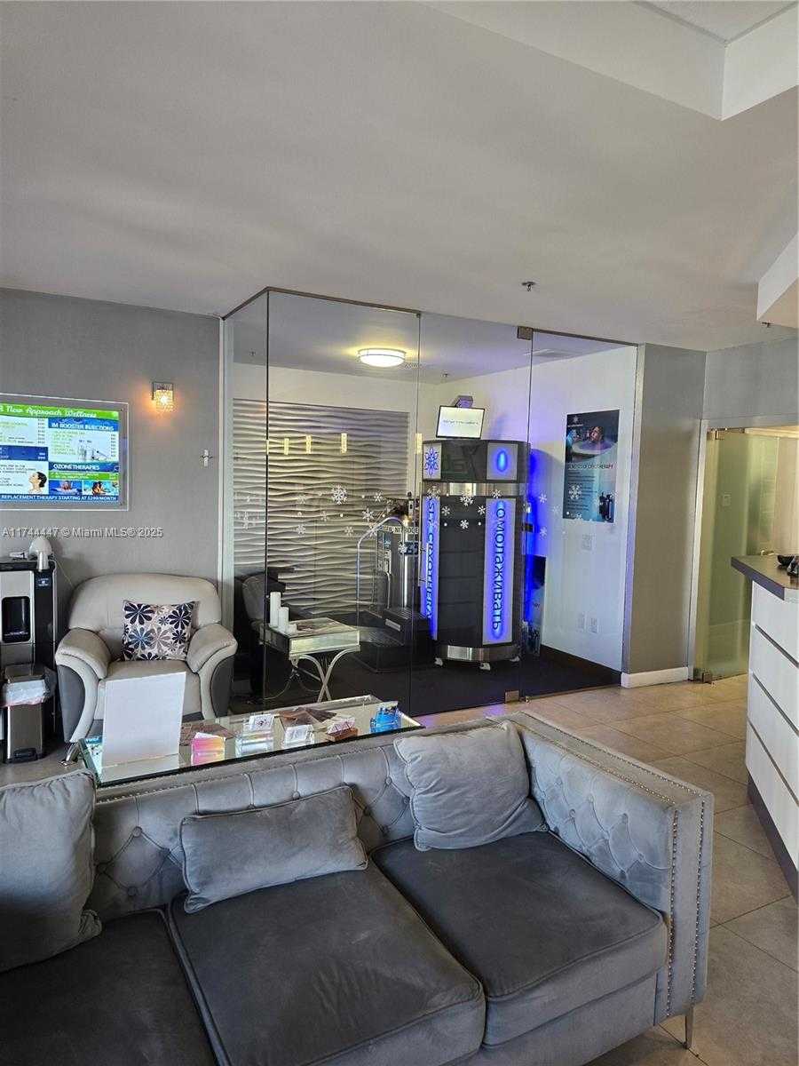 Small Image of 17070 COLLINS AVE, Sunny Isles Beach Number 4