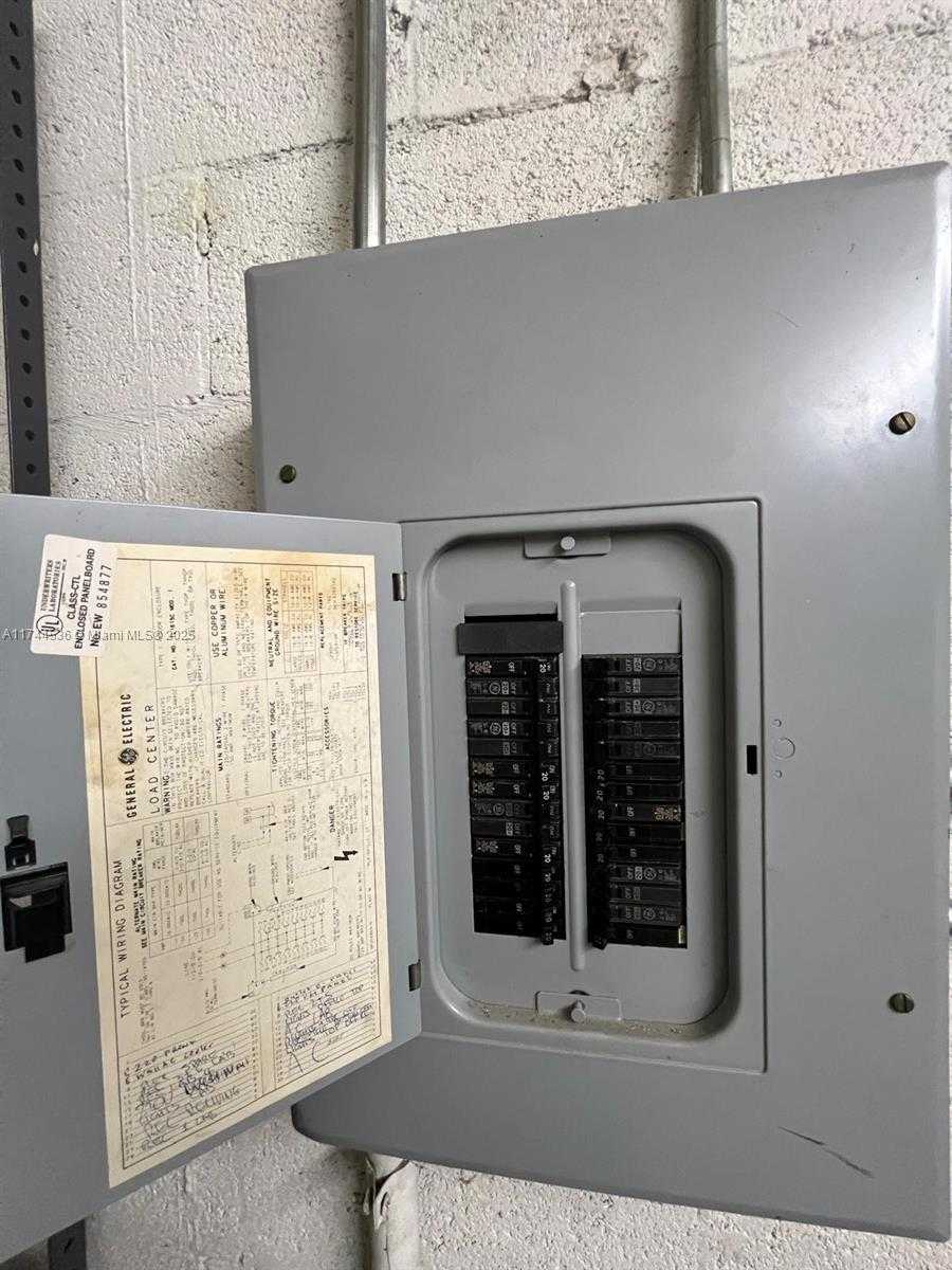 Small Image of 1670 WEST 39TH PL #1302, Hialeah Number 12