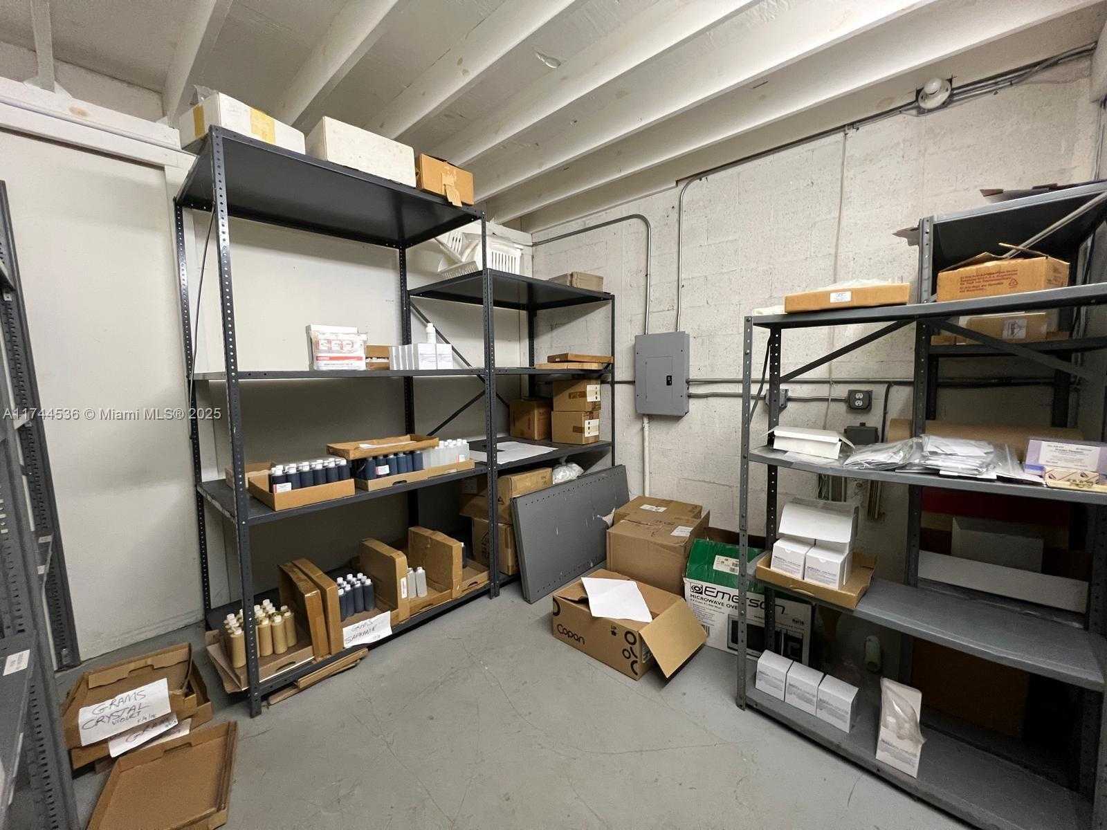 Small Image of 1670 WEST 39TH PL #1302, Hialeah Number 5