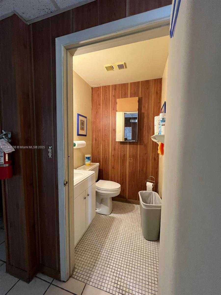Small Image of 1670 WEST 39TH PL #1302, Hialeah Number 6