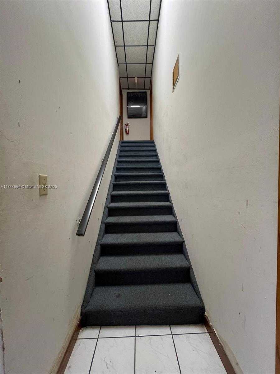 Small Image of 1671 WEST 38TH PL #1406, Hialeah Number 7