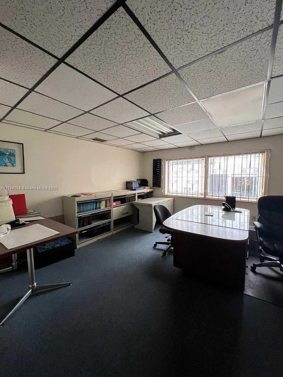 Small Image of 1671 WEST 38TH PL #1406, Hialeah Number 8