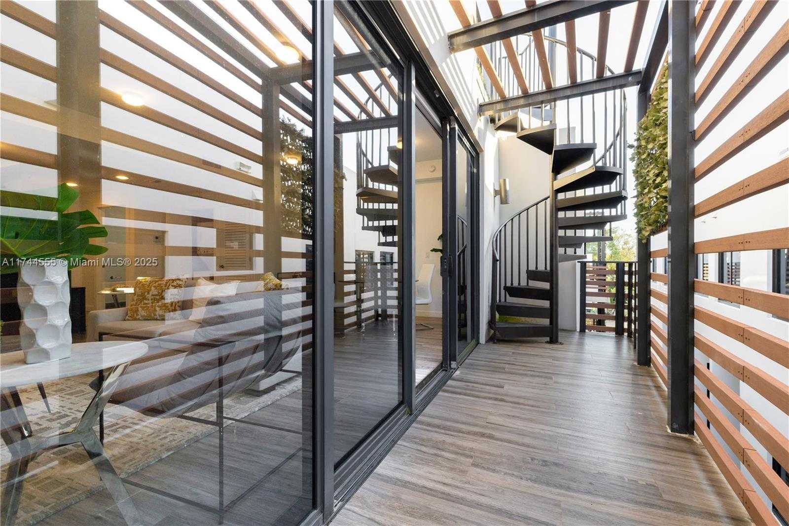 Small Image of 2955 BIRD AVE, Miami Number 22