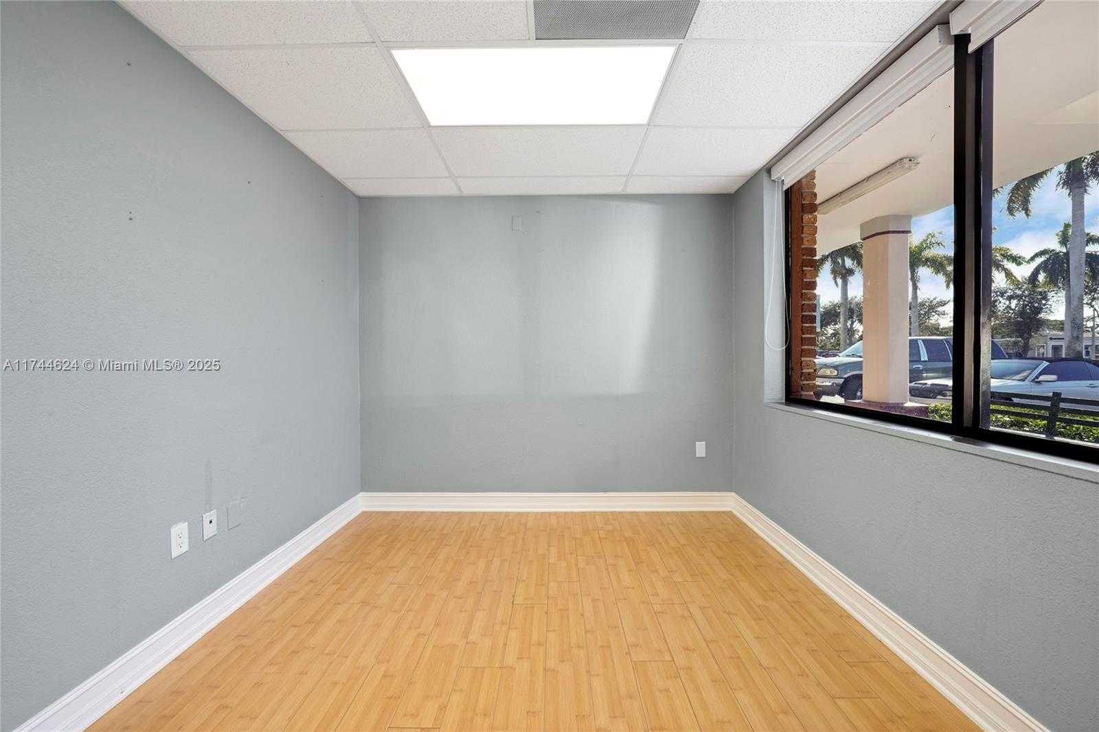 Small Image of 17687 NORTH WEST 78TH AVE, Hialeah Number 10