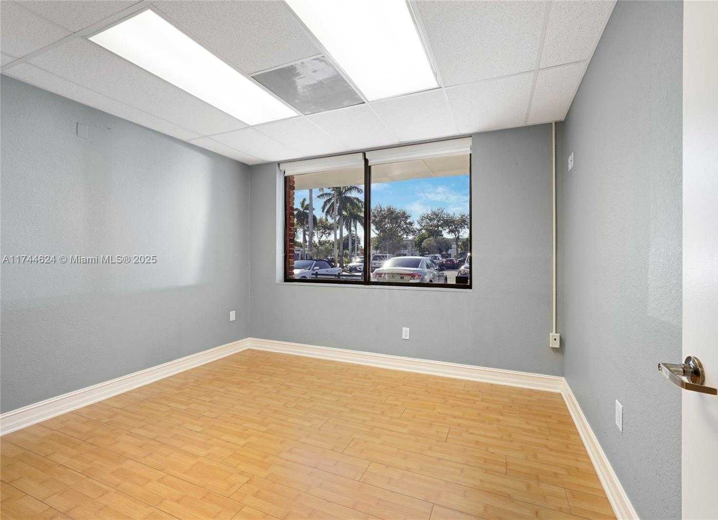 Small Image of 17687 NORTH WEST 78TH AVE, Hialeah Number 11