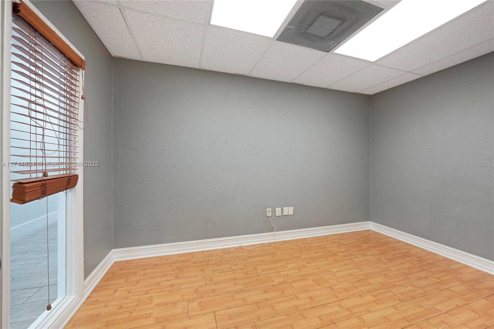 Small Image of 17687 NORTH WEST 78TH AVE, Hialeah Number 13