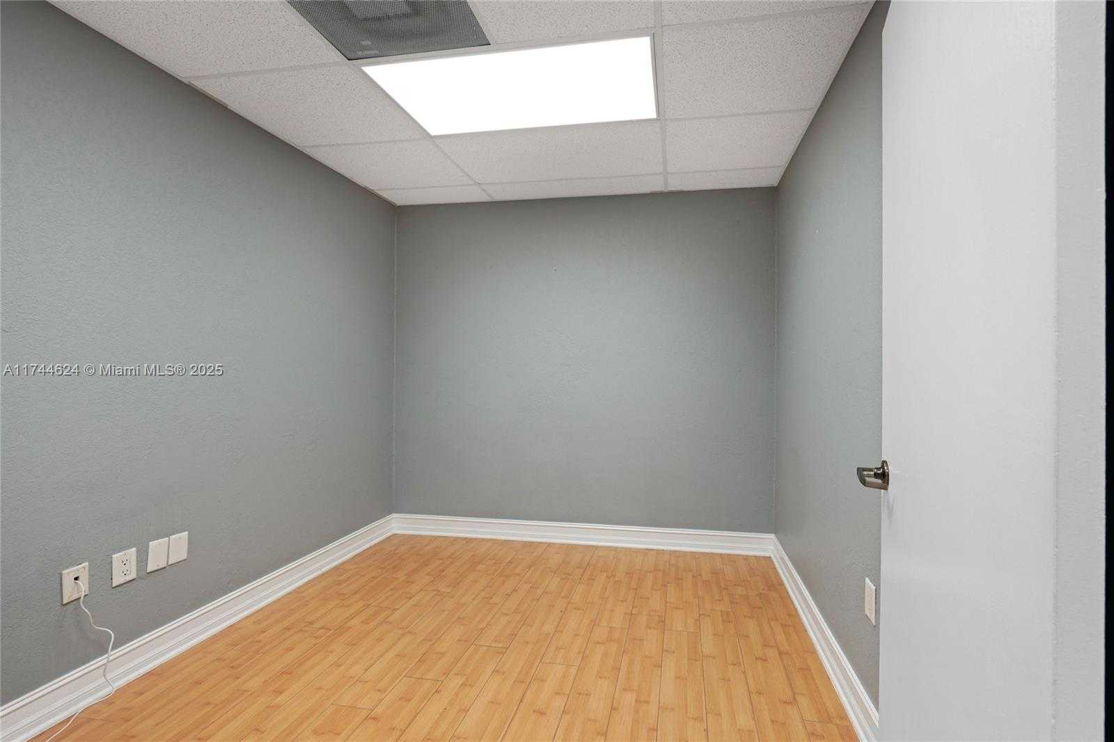 Small Image of 17687 NORTH WEST 78TH AVE, Hialeah Number 14