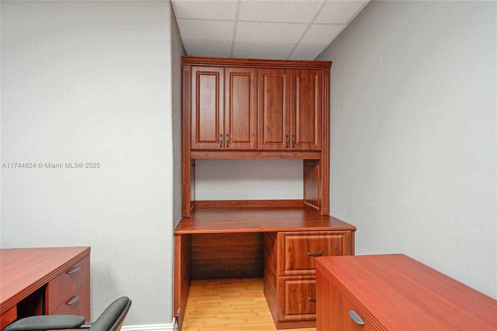 Small Image of 17687 NORTH WEST 78TH AVE, Hialeah Number 19