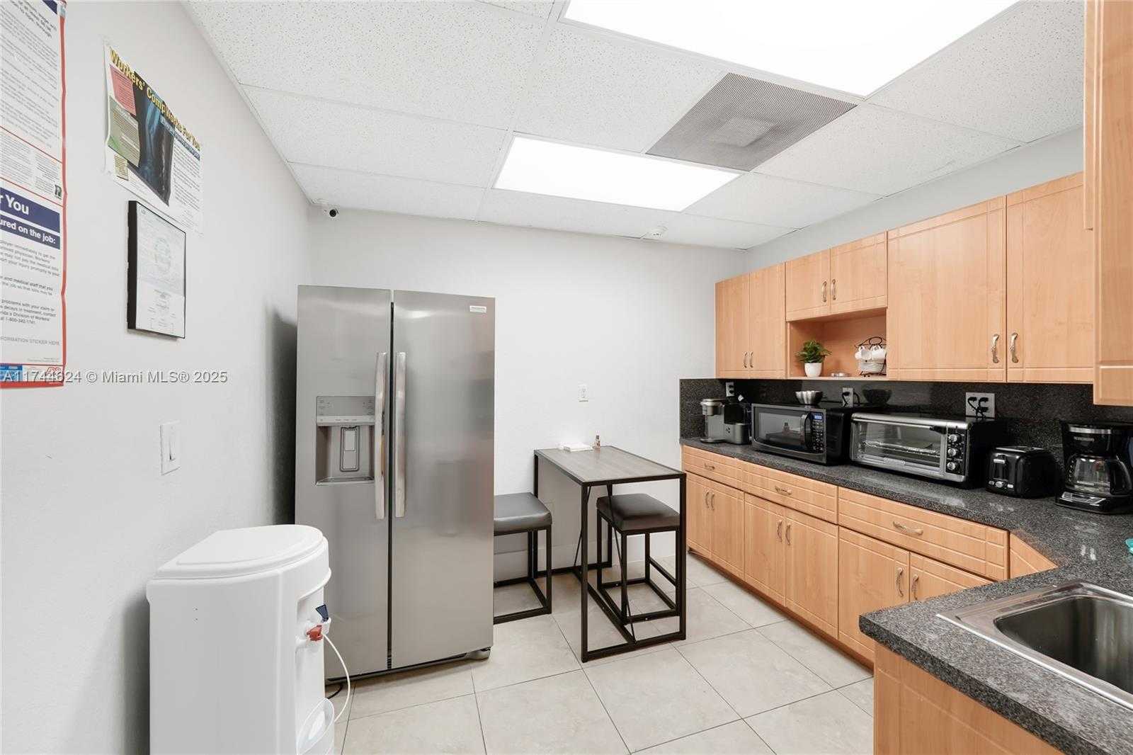 Small Image of 17687 NORTH WEST 78TH AVE, Hialeah Number 20