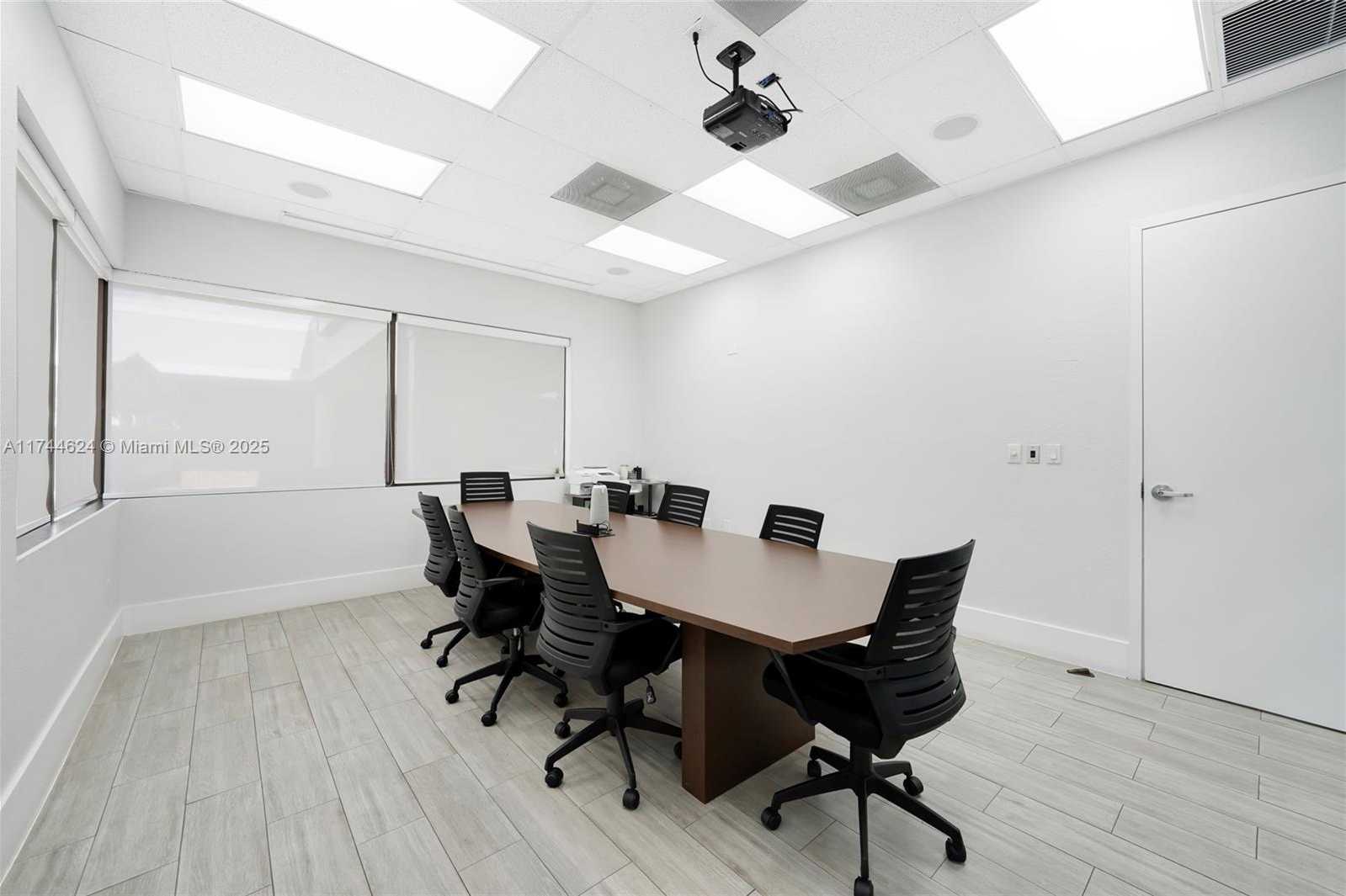 Small Image of 17687 NORTH WEST 78TH AVE, Hialeah Number 22