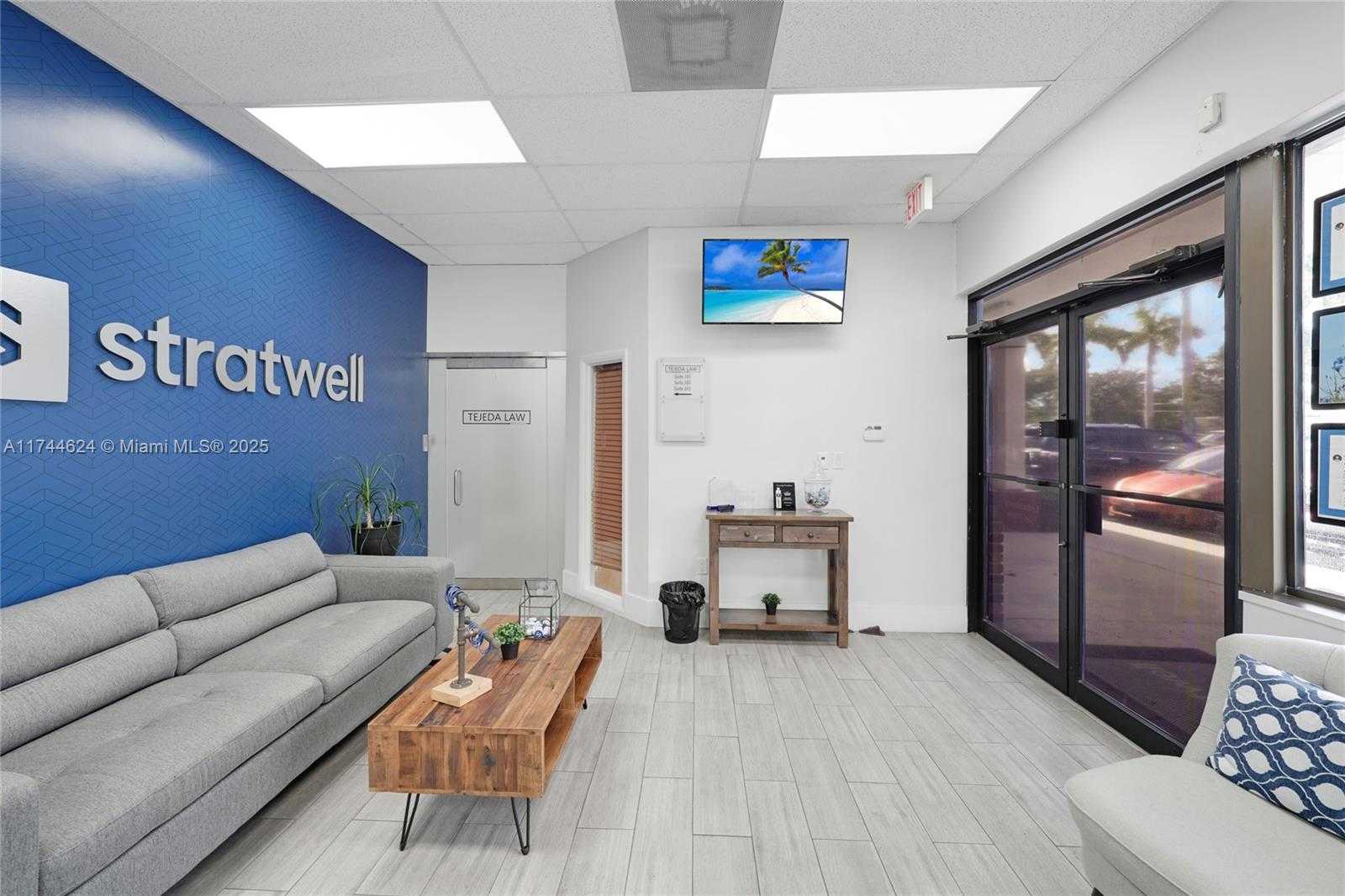 Small Image of 17687 NORTH WEST 78TH AVE, Hialeah Number 4
