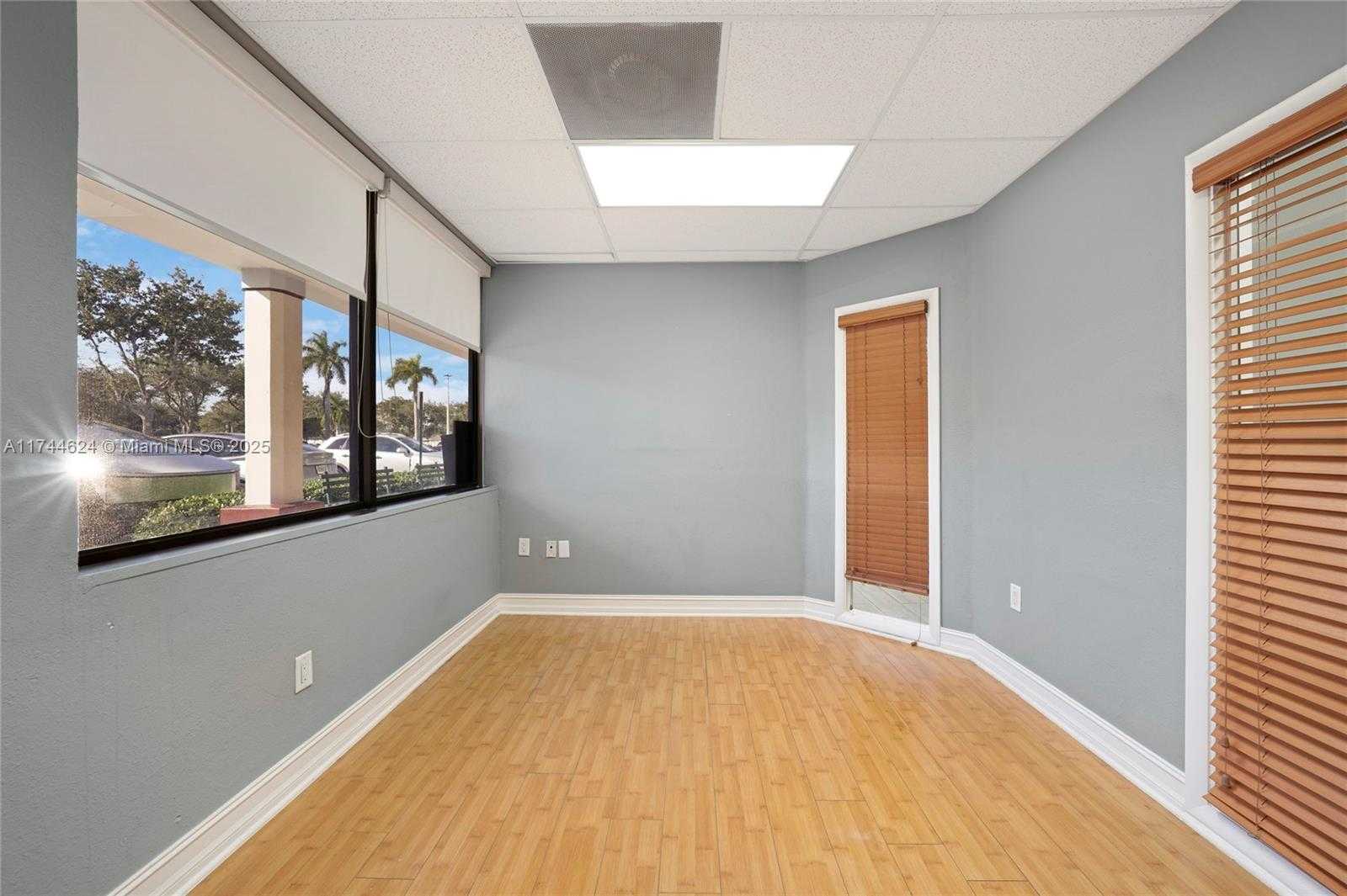 Small Image of 17687 NORTH WEST 78TH AVE, Hialeah Number 8
