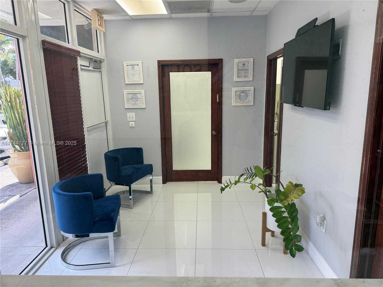 Small Image of 2412 NORTH WEST 87TH PL, Doral Number 2