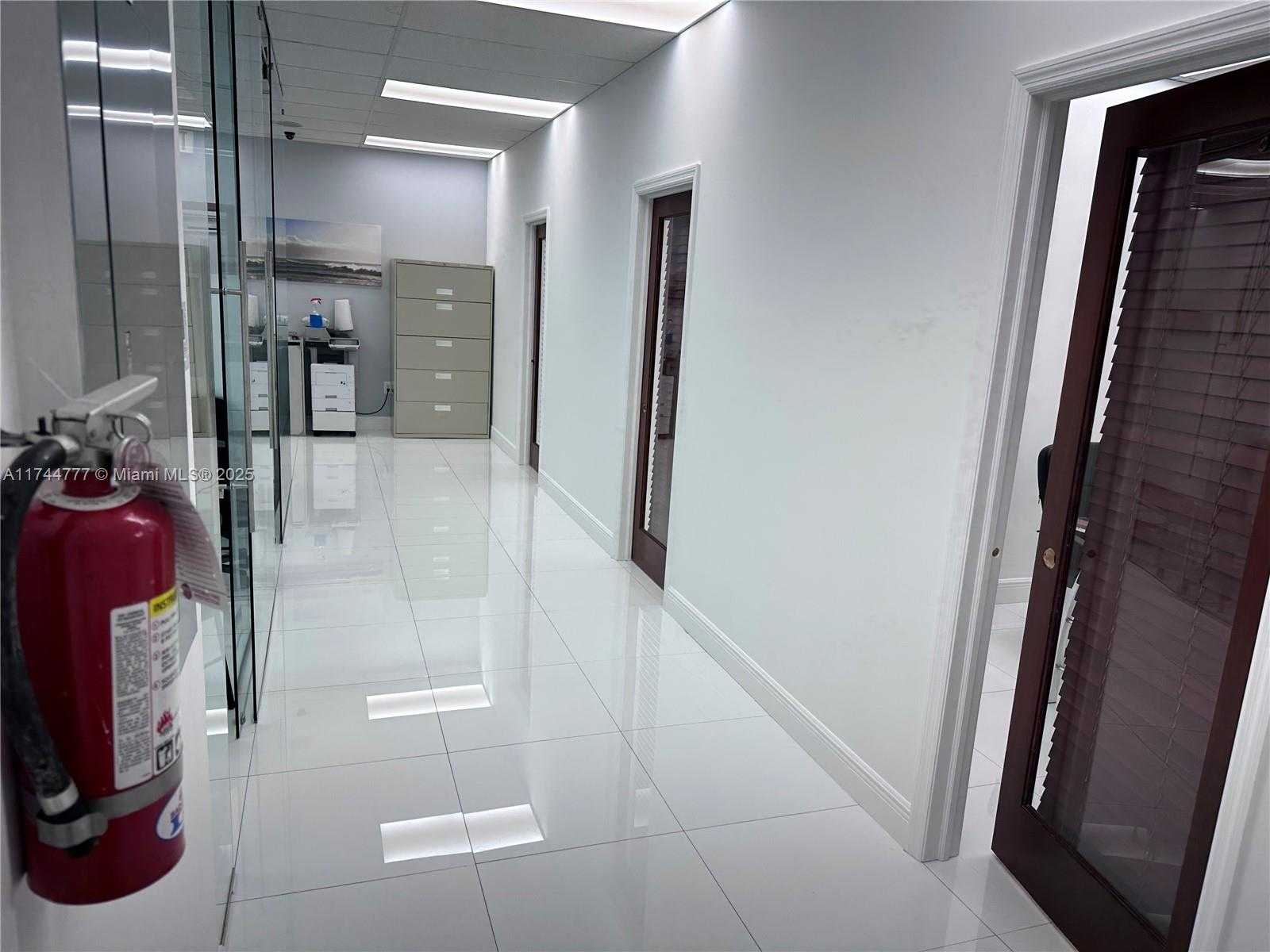 Small Image of 2412 NORTH WEST 87TH PL, Doral Number 5