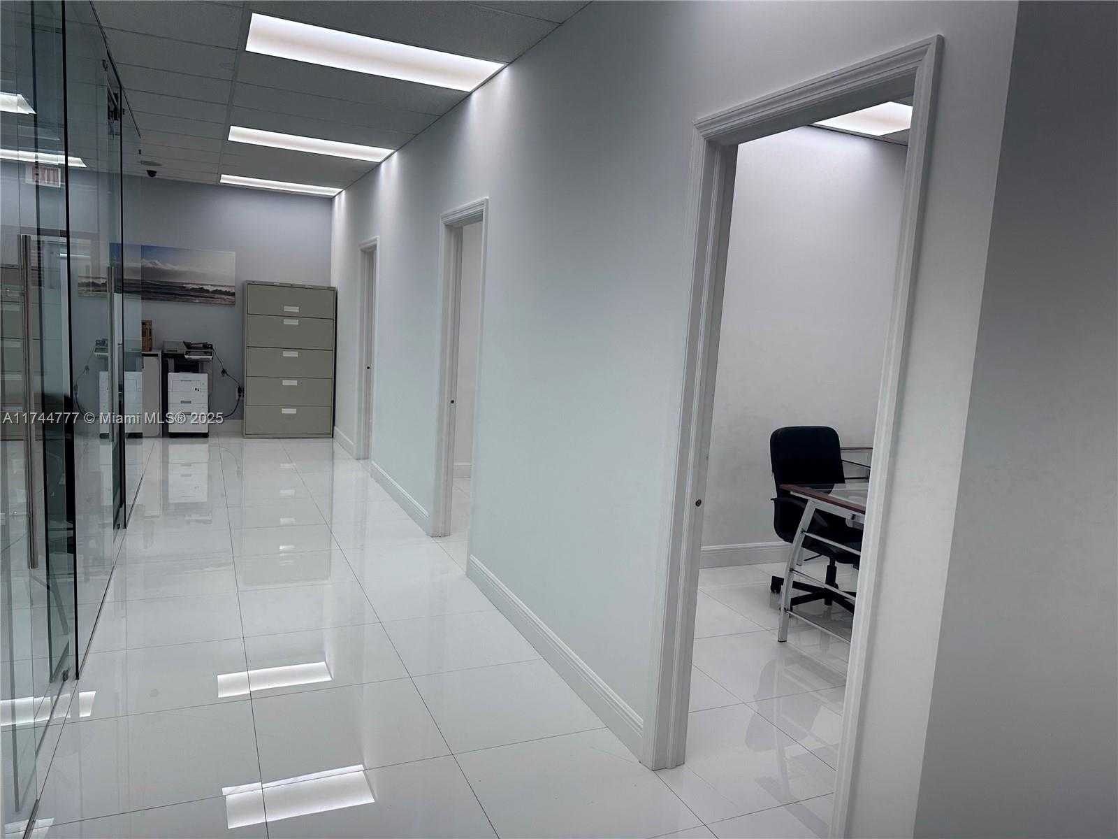 Small Image of 2412 NORTH WEST 87TH PL, Doral Number 7