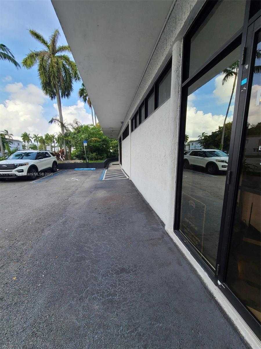 Small Image of 5781 BISCAYNE BLVD #CS-1, Miami Number 3