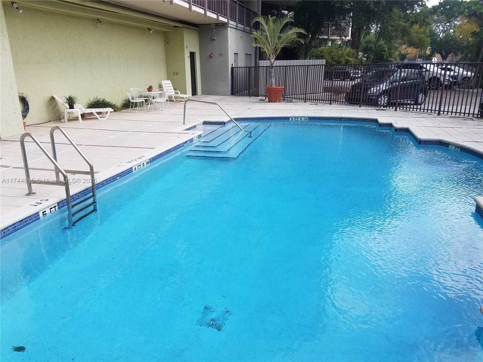 Small Image of 5781 BISCAYNE BLVD #CS-1, Miami Number 5