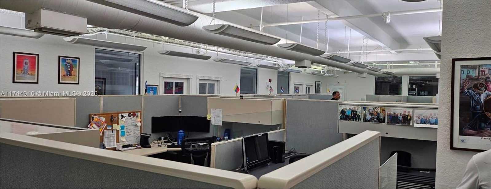 Small Image of 770 PONCE DE LEON BLVD #2nd fl, Coral Gables Number 7