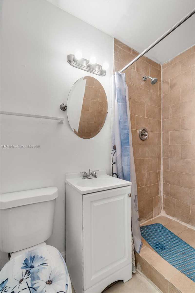 Small Image of 7525 NORTH EAST MIAMI CT, Miami Number 10