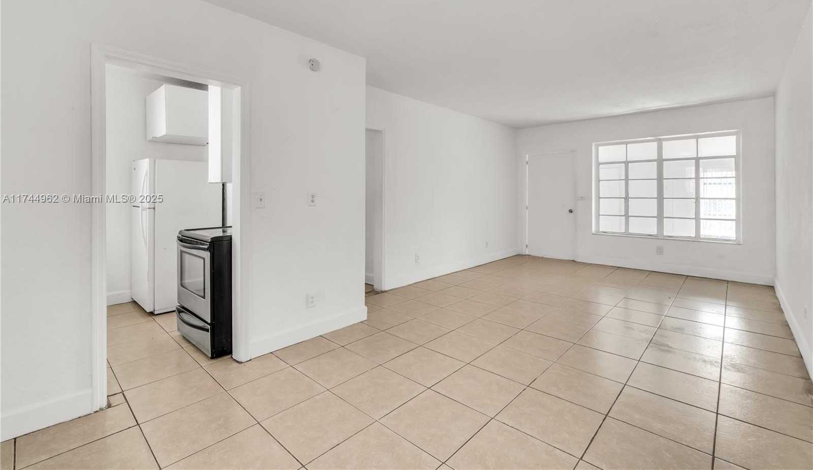 Small Image of 7525 NORTH EAST MIAMI CT, Miami Number 17