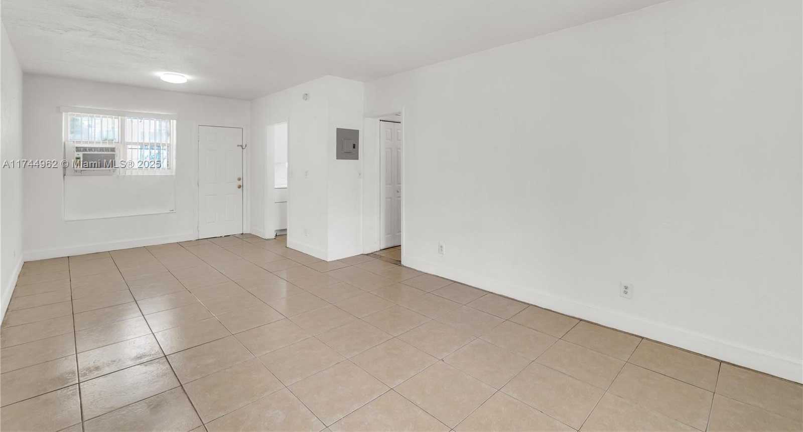 Small Image of 7525 NORTH EAST MIAMI CT, Miami Number 21