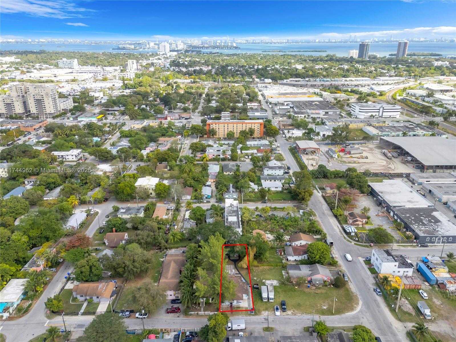 Small Image of 7525 NORTH EAST MIAMI CT, Miami Number 24