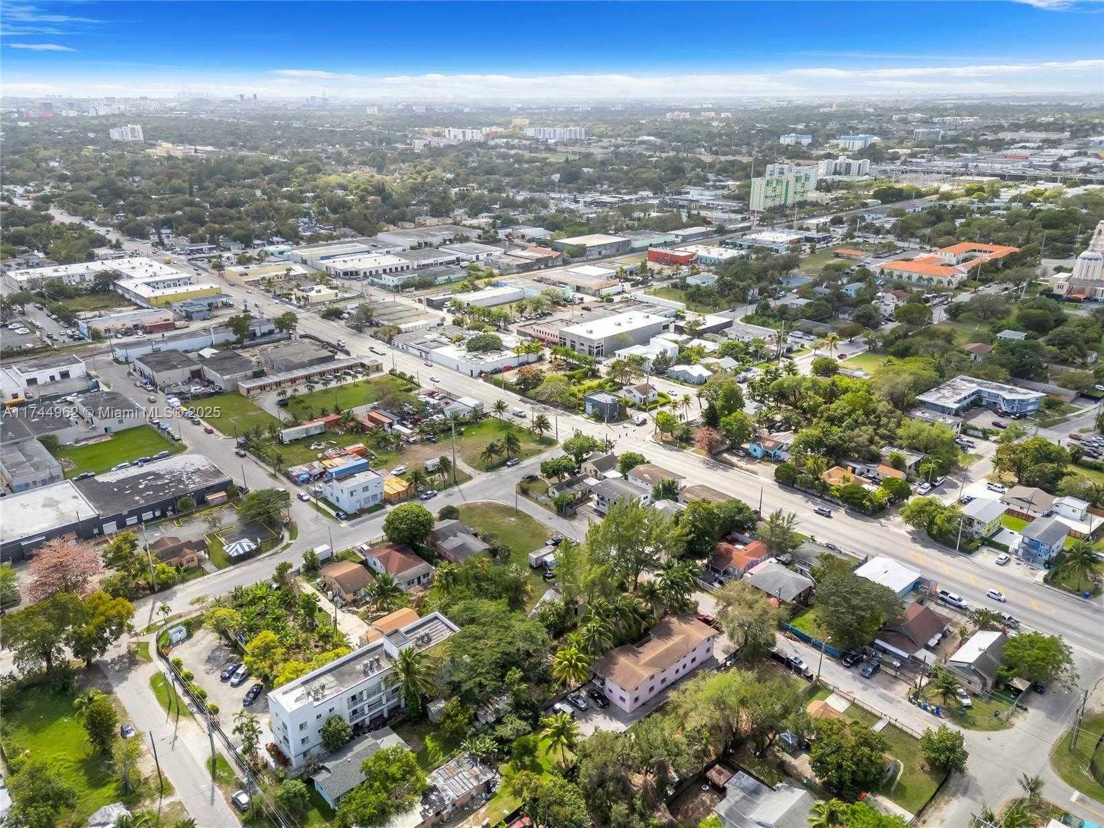 Small Image of 7525 NORTH EAST MIAMI CT, Miami Number 27