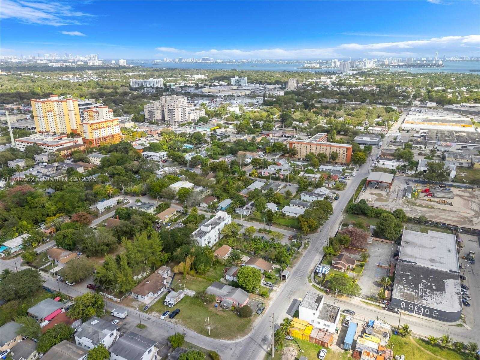 Small Image of 7525 NORTH EAST MIAMI CT, Miami Number 29