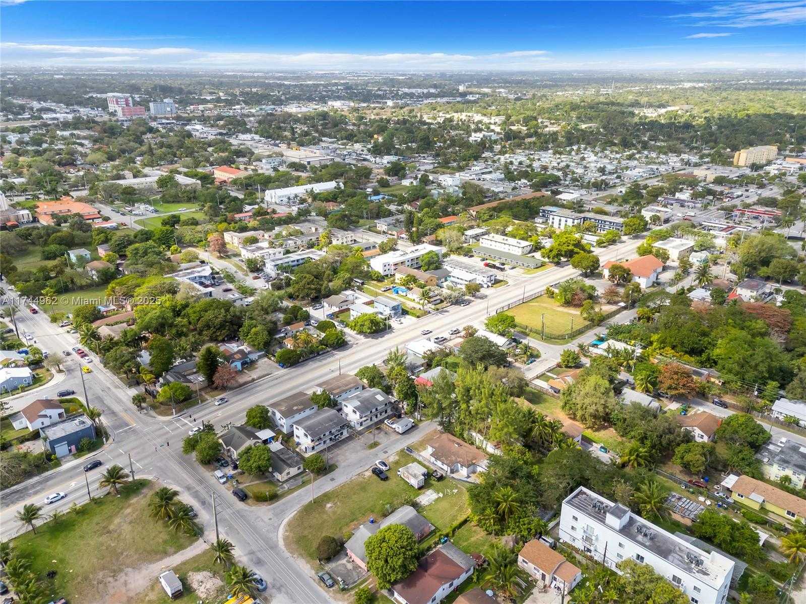 Small Image of 7525 NORTH EAST MIAMI CT, Miami Number 31