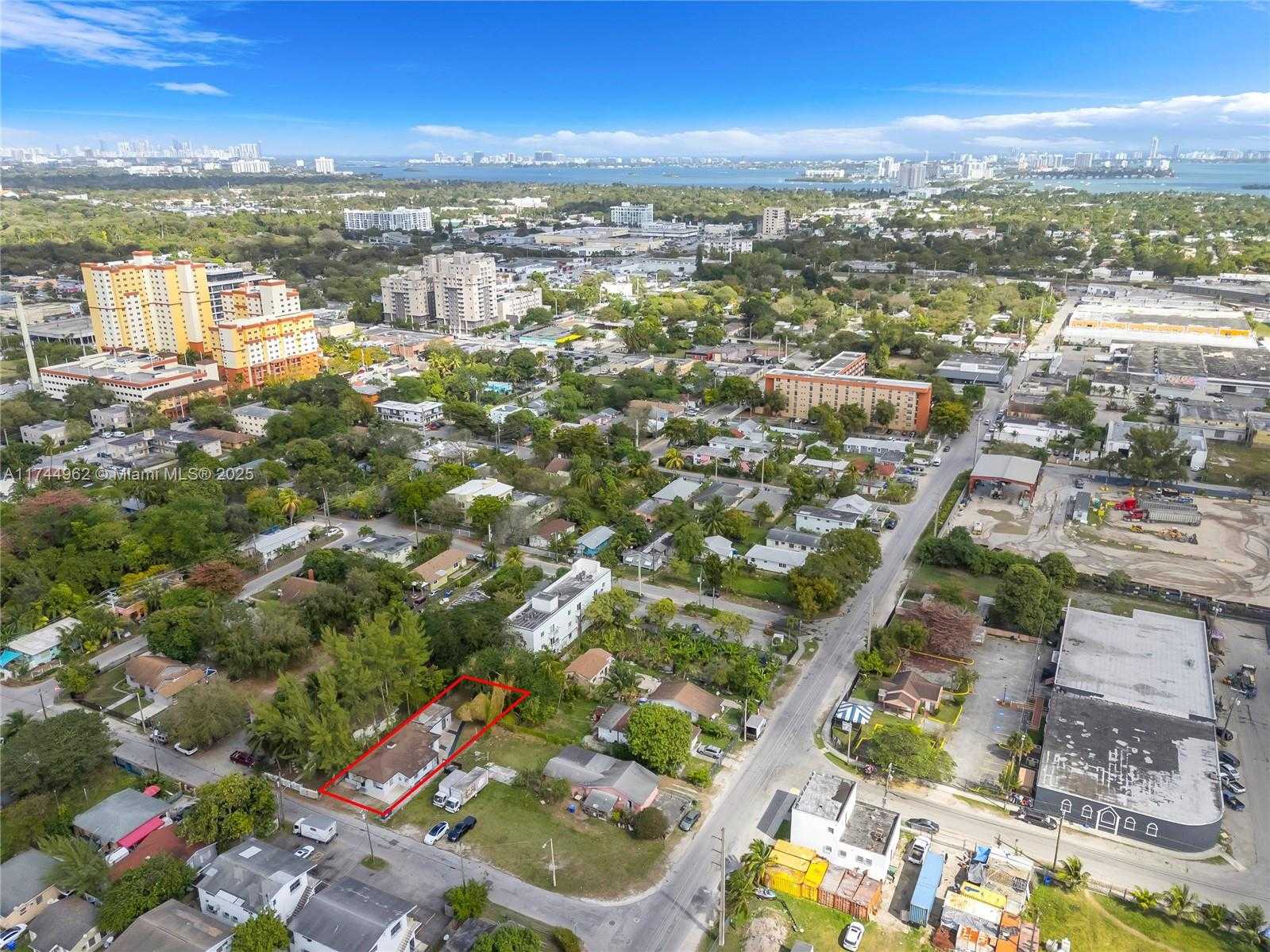 Small Image of 7525 NORTH EAST MIAMI CT, Miami Number 32
