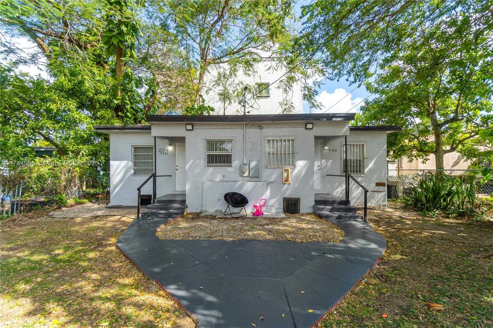 Small Image of 7525 NORTH EAST MIAMI CT, Miami Number 6