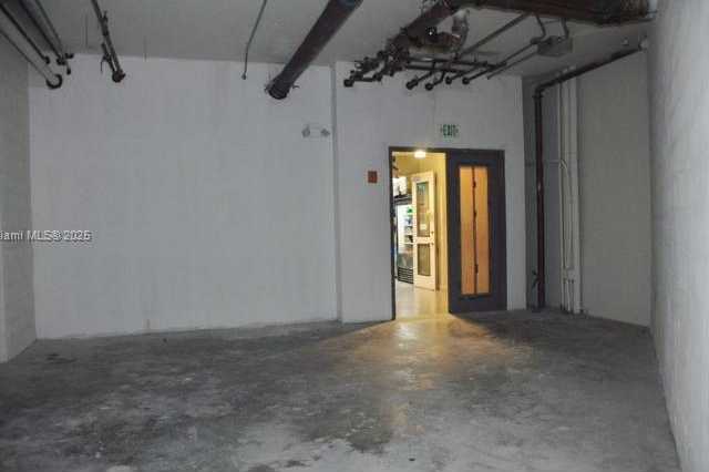 Small Image of 1900 NORTH BAYSHORE DR #212, Miami Number 8
