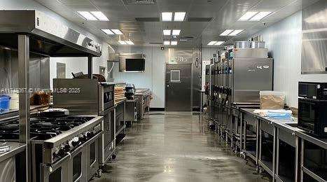 Small Image of 3569 NORTH DIXIE HWY #Unit 1 - 12, Oakland Park Number 4