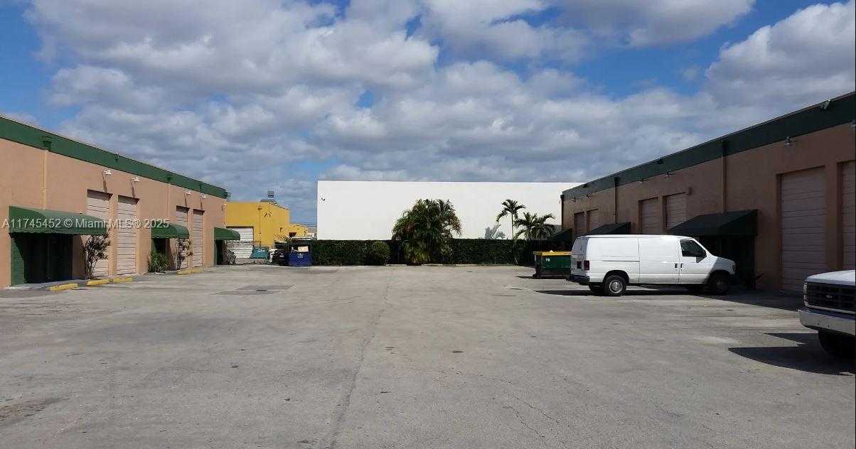Small Image of 8527 NORTH WEST 66 STREET #8535-8537, Doral Number 12