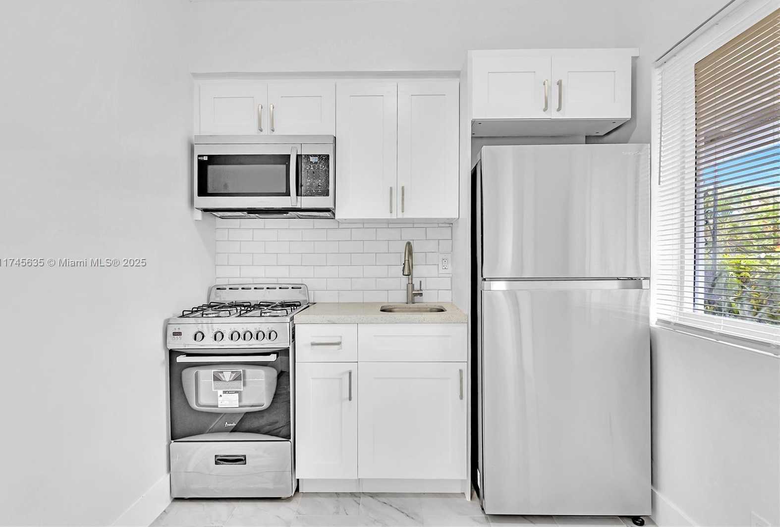 Small Image of 1839 Funston St, Hollywood, FL 33020, USA Number 15