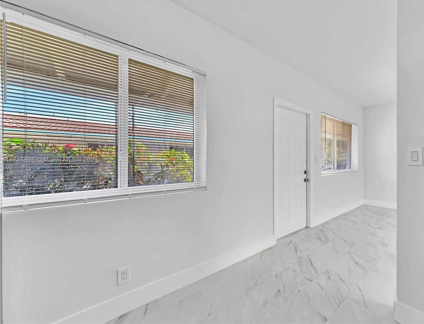 Small Image of 1839 Funston St, Hollywood, FL 33020, USA Number 20