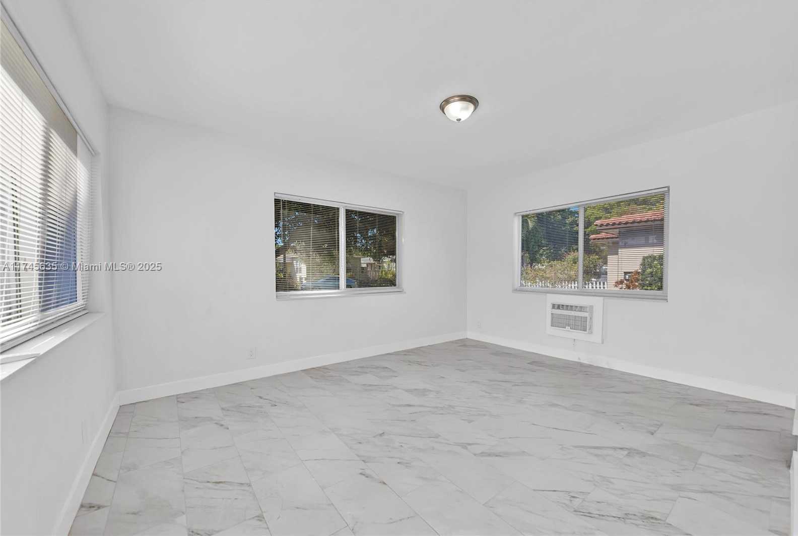 Small Image of 1839 Funston St, Hollywood, FL 33020, USA Number 25