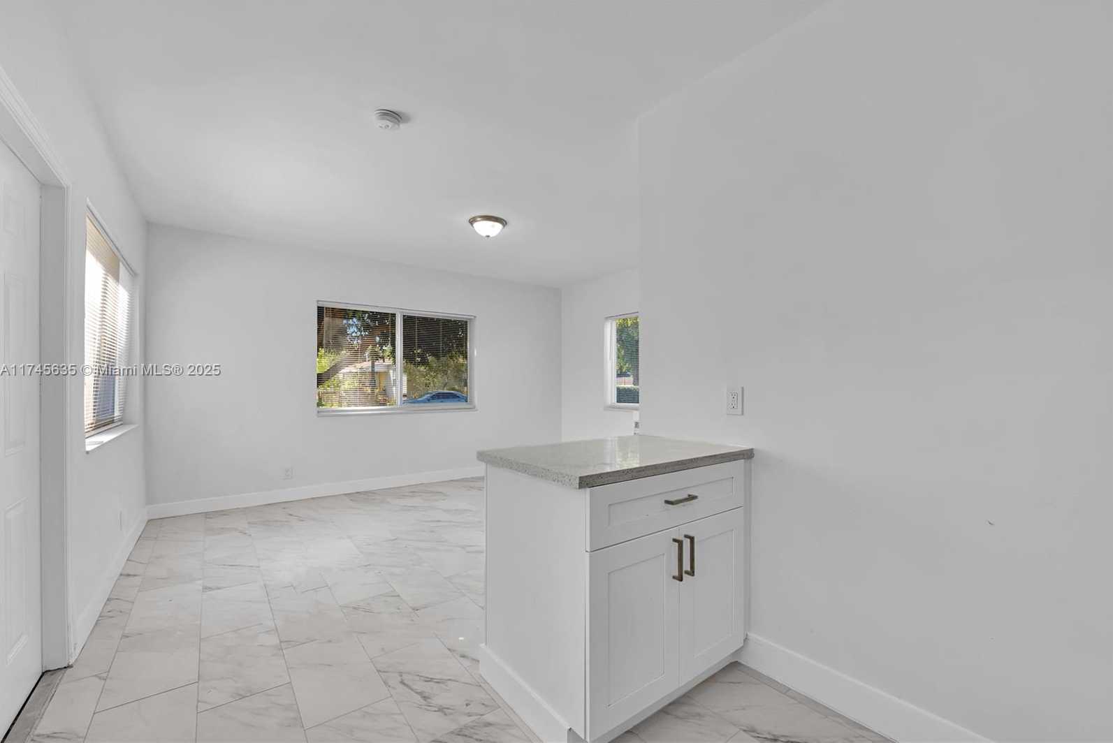 Small Image of 1839 Funston St, Hollywood, FL 33020, USA Number 31