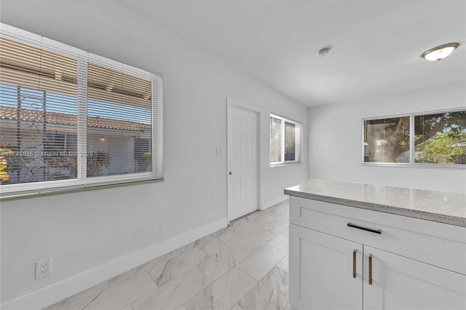 Small Image of 1839 Funston St, Hollywood, FL 33020, USA Number 32