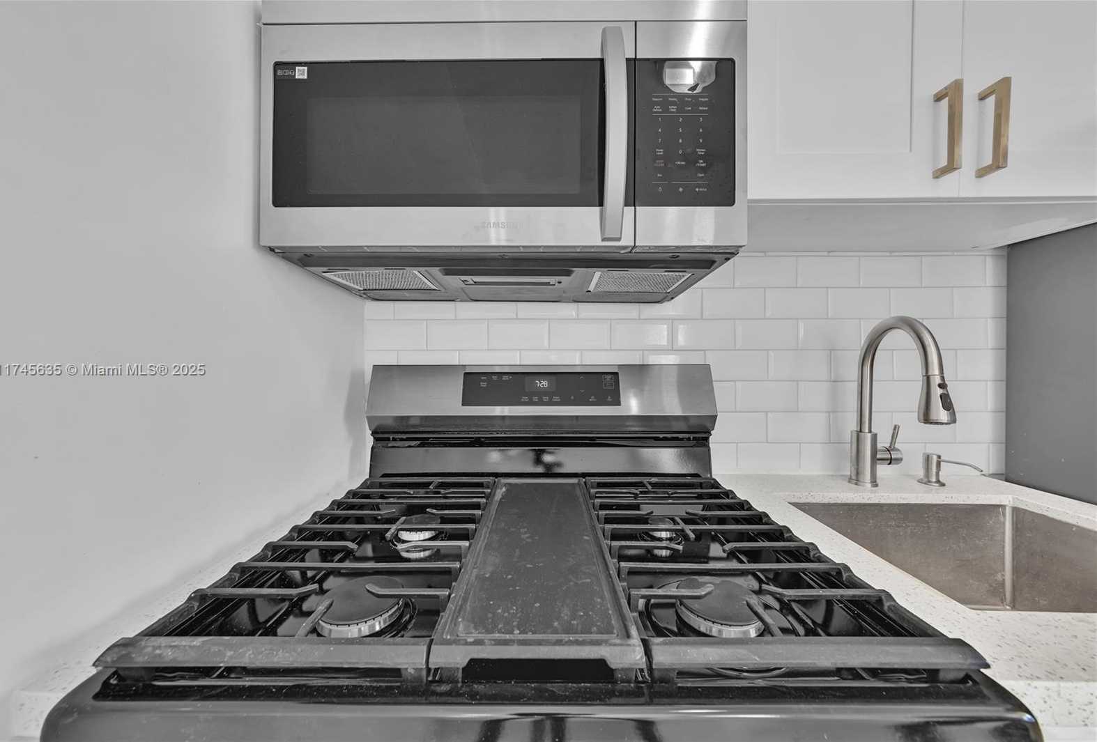 Small Image of 1839 Funston St, Hollywood, FL 33020, USA Number 33