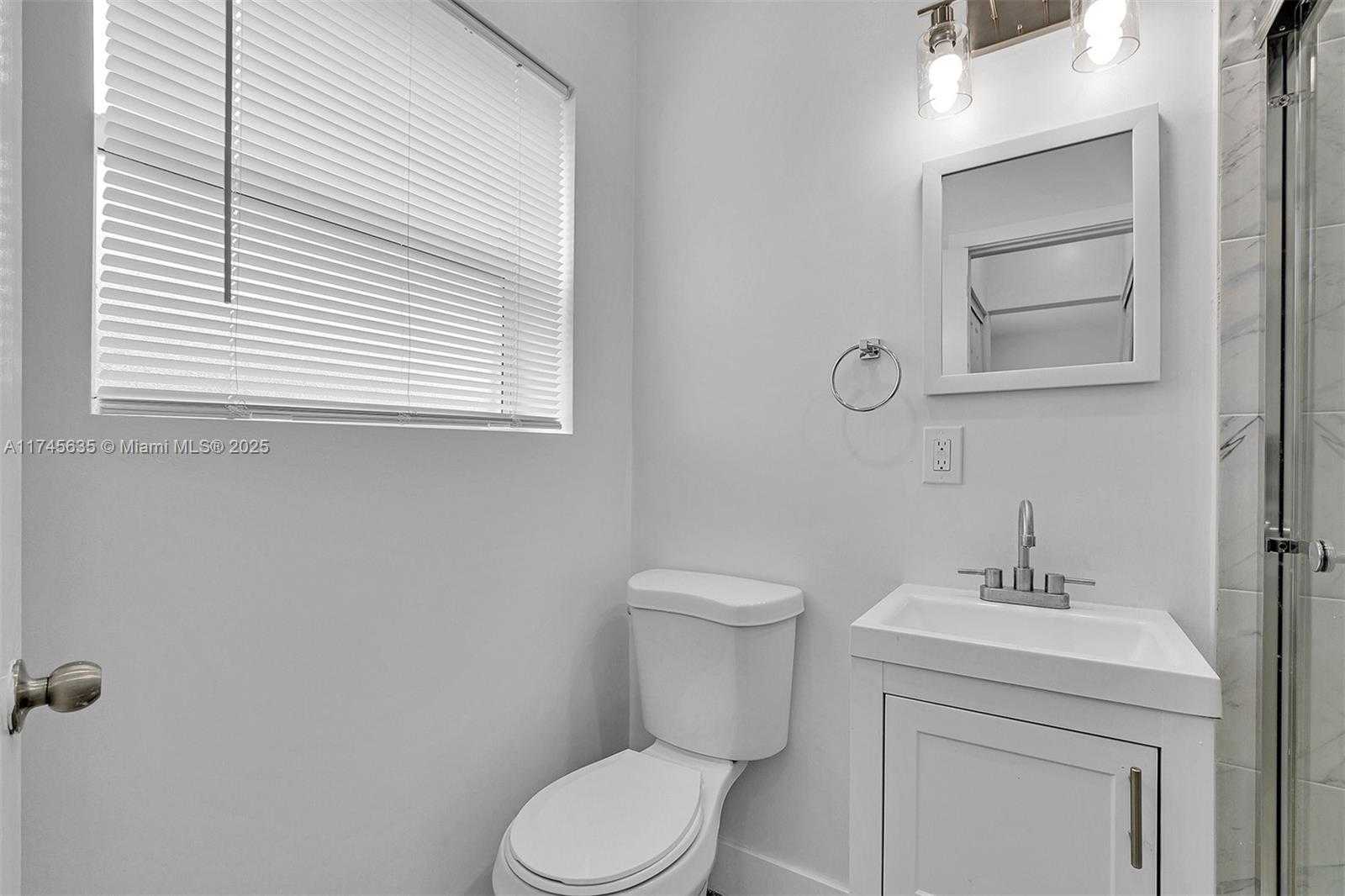 Small Image of 1839 Funston St, Hollywood, FL 33020, USA Number 5